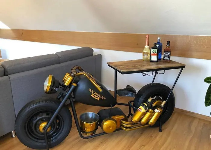 Neue Luxurioese Ferienwohnung In Ruhiger Lage